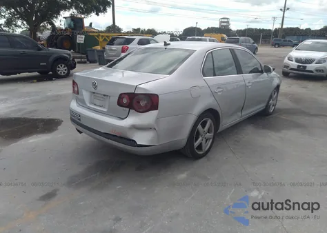 2008 Volkswagen Jetta Se/Sel from USA, damaged, VIN 3VWRM71K18M102305